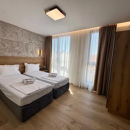 Elea 10 * Burgas